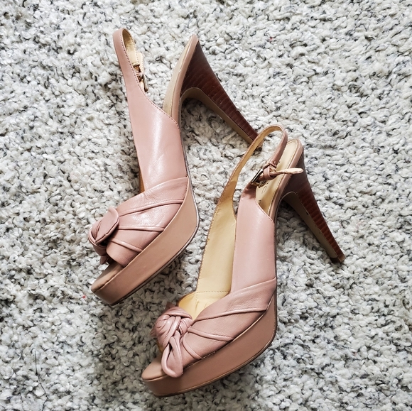 Marc Fisher Sandals Size 7 with cotton candy pink colour, bow details - Picture 10 of 12